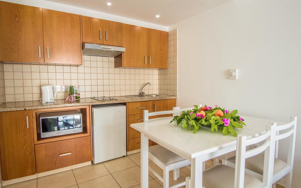 Alva Hotel Apartments Protaras Dış mekan fotoğraf