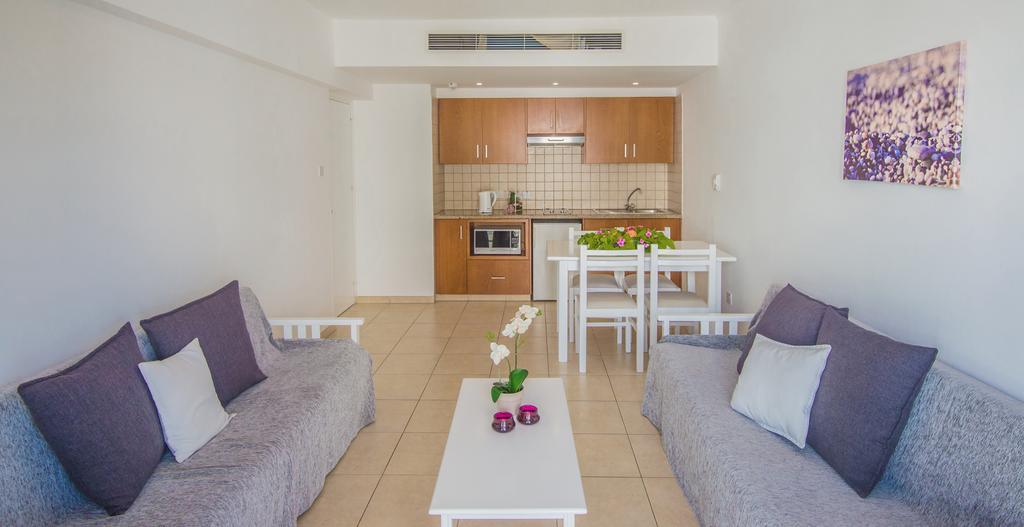 Alva Hotel Apartments Protaras Dış mekan fotoğraf